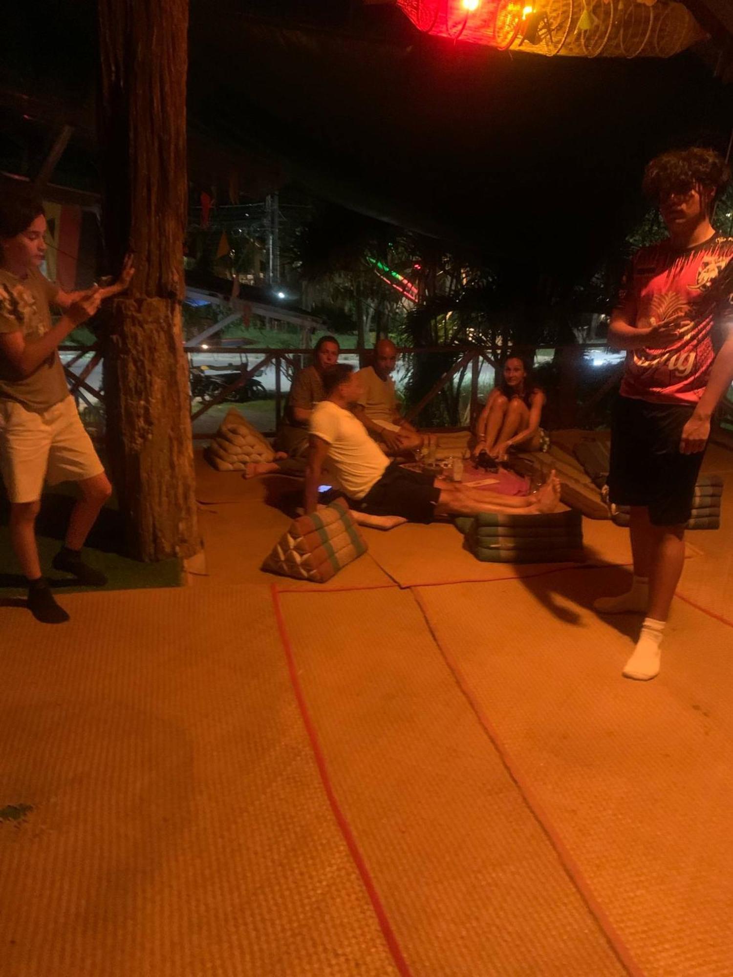 The Lazy Bar Guest House Ao Nang Extérieur photo